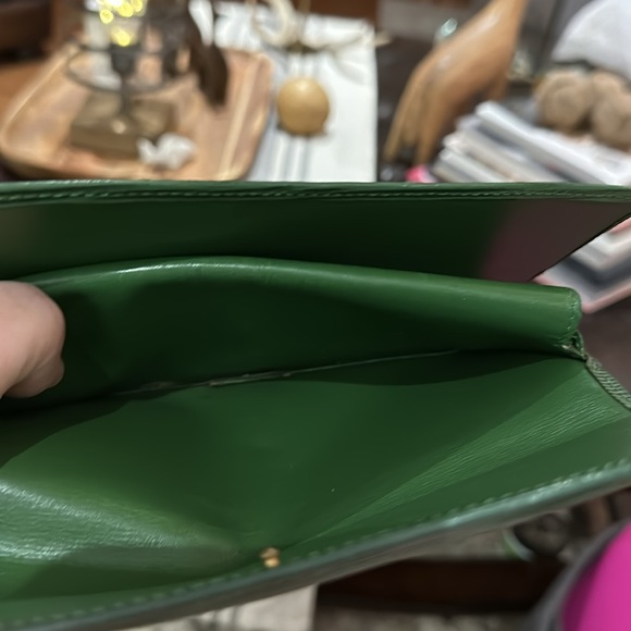 🪧 Authentic Louise Vuitton Vintage Louise Epi Leather Wallet in Green. EUC 🪧 - Picture 16 of 16